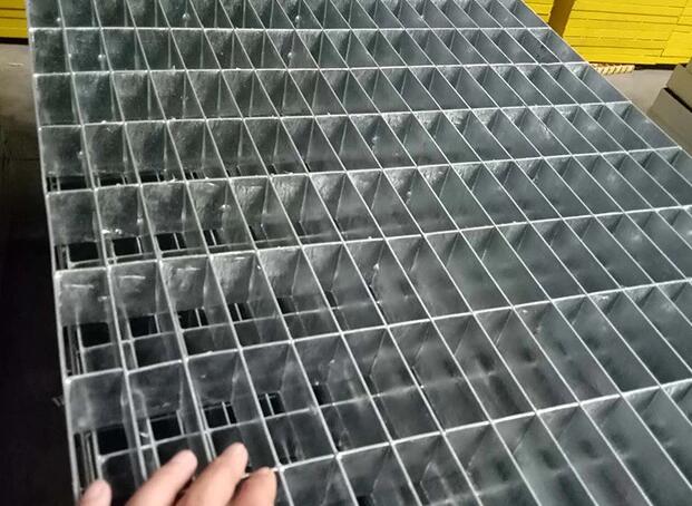钢格板生产厂家g353/30/100热镀锌插接钢格板